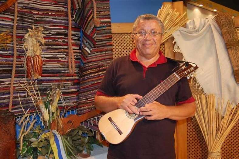 Nino Jiménez con su timple, en una imagen de archivo (Foto TA)